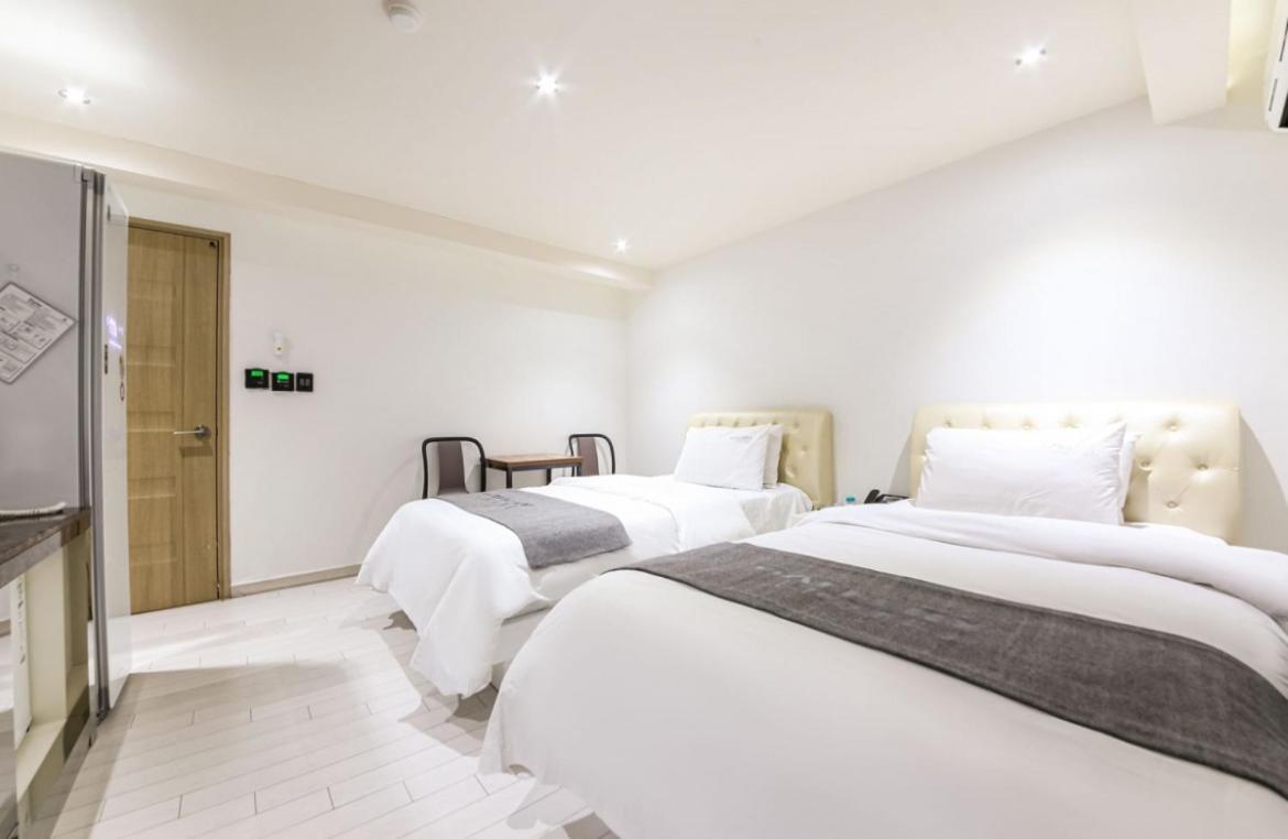 Gallery Hotel Gwangju Metropolitan City Екстер'єр фото