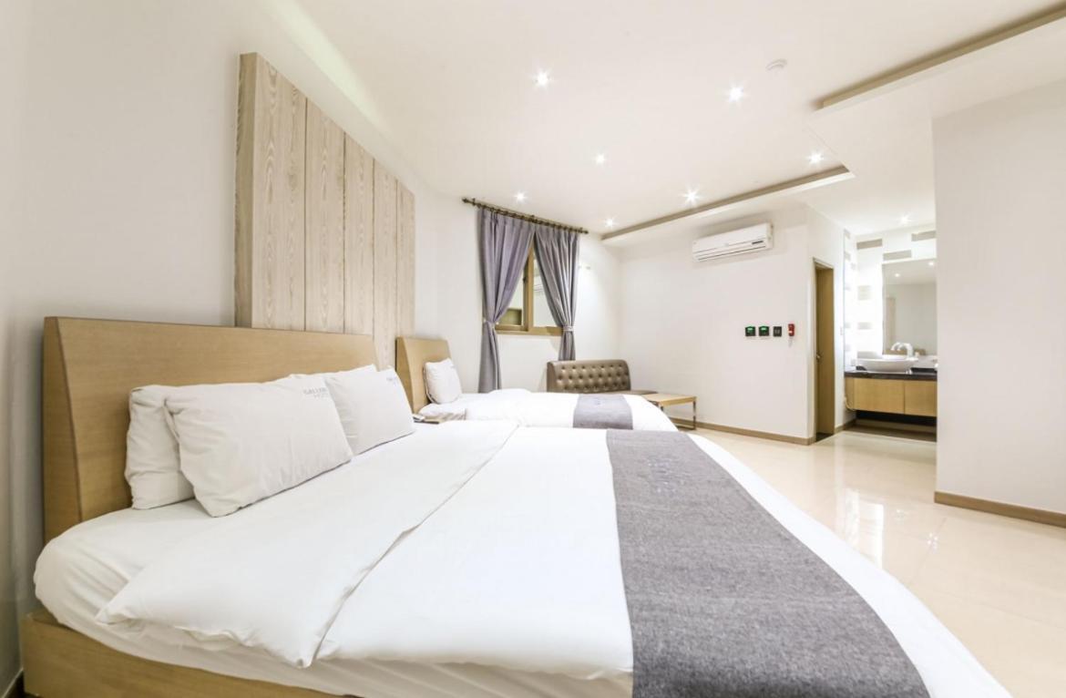 Gallery Hotel Gwangju Metropolitan City Екстер'єр фото