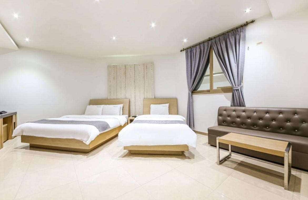 Gallery Hotel Gwangju Metropolitan City Екстер'єр фото