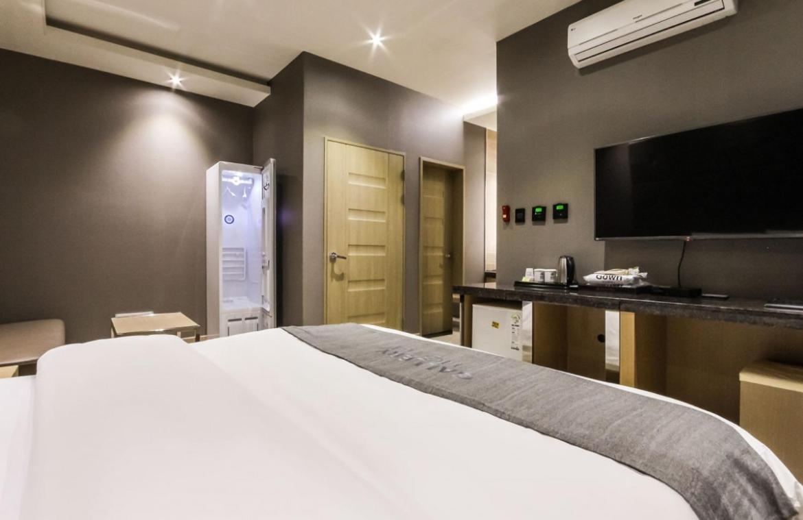 Gallery Hotel Gwangju Metropolitan City Екстер'єр фото
