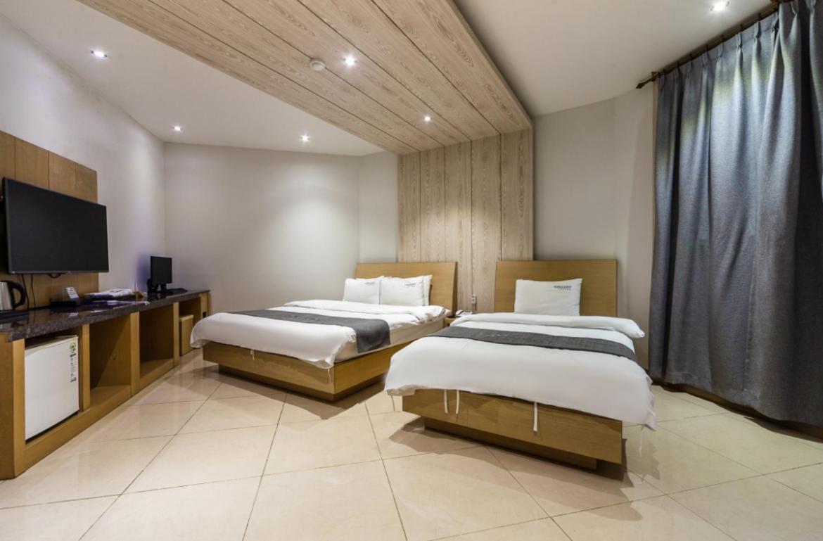 Gallery Hotel Gwangju Metropolitan City Екстер'єр фото