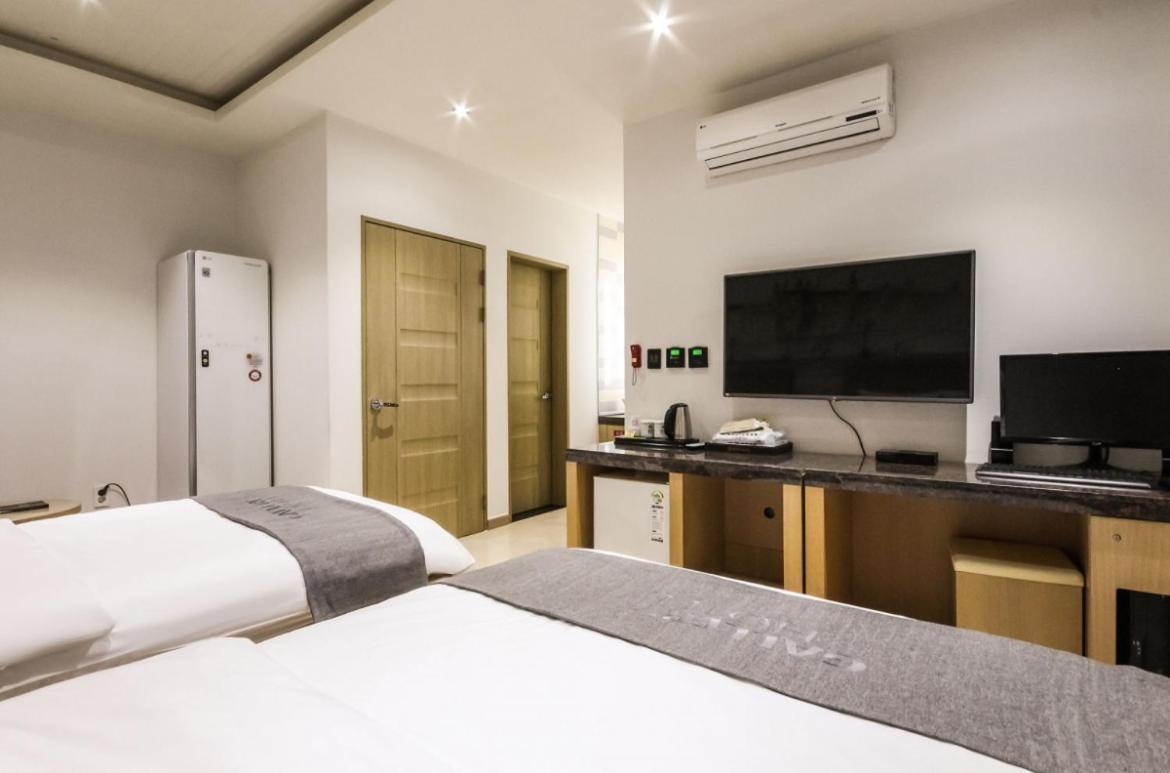 Gallery Hotel Gwangju Metropolitan City Екстер'єр фото
