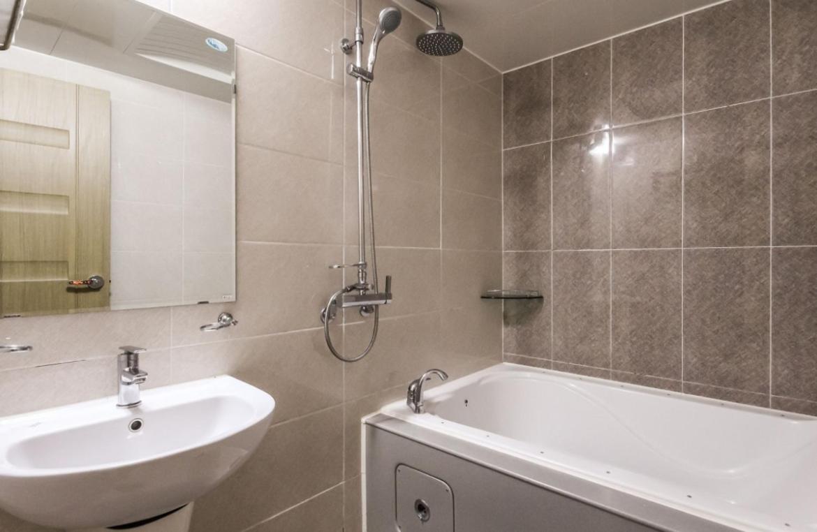 Gallery Hotel Gwangju Metropolitan City Екстер'єр фото