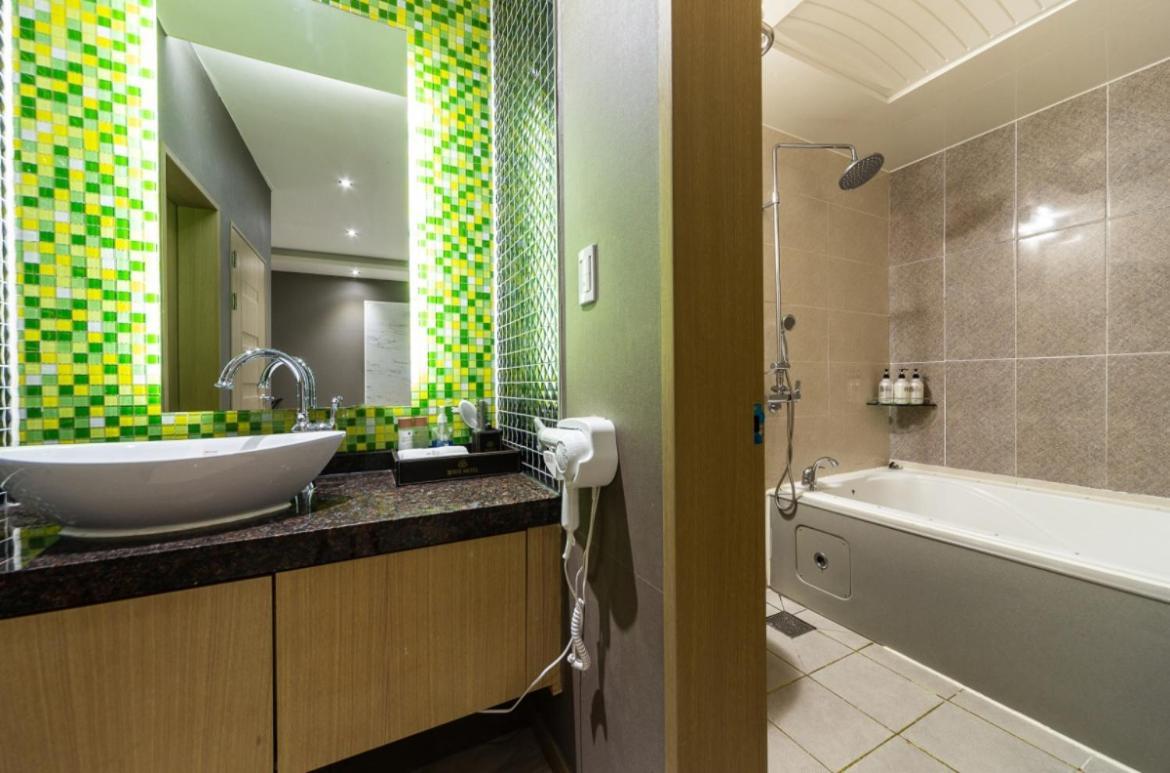 Gallery Hotel Gwangju Metropolitan City Екстер'єр фото