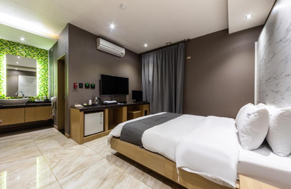 Gallery Hotel Gwangju Metropolitan City Екстер'єр фото