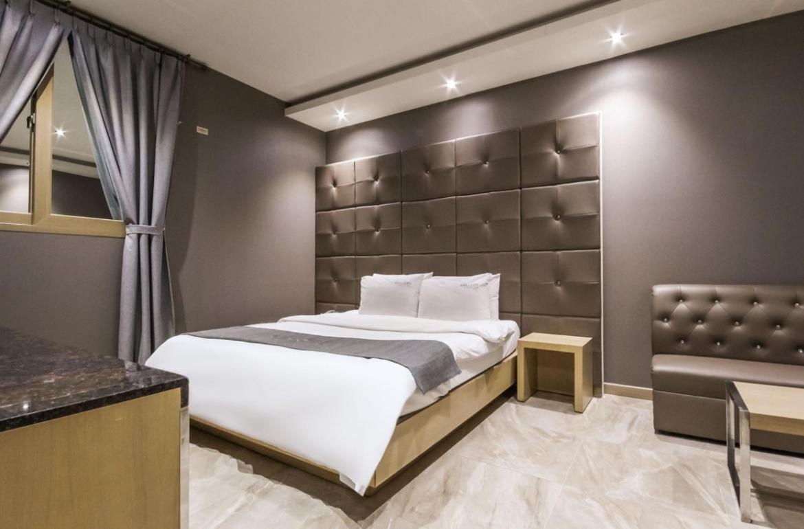 Gallery Hotel Gwangju Metropolitan City Екстер'єр фото