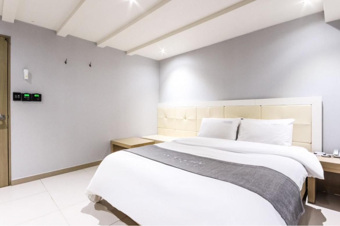 Gallery Hotel Gwangju Metropolitan City Екстер'єр фото