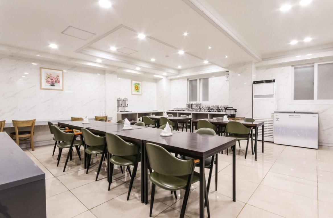 Gallery Hotel Gwangju Metropolitan City Екстер'єр фото